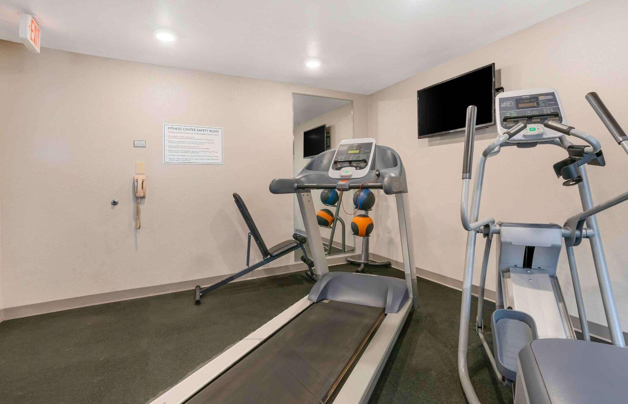 Extended Stay America Select Suites - Louisville - Airport Bagian luar foto
