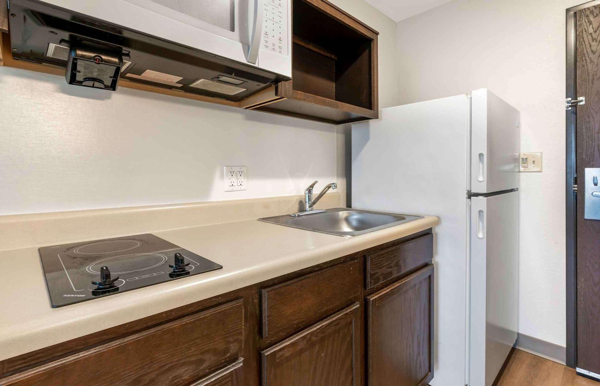 Extended Stay America Select Suites - Louisville - Airport Bagian luar foto